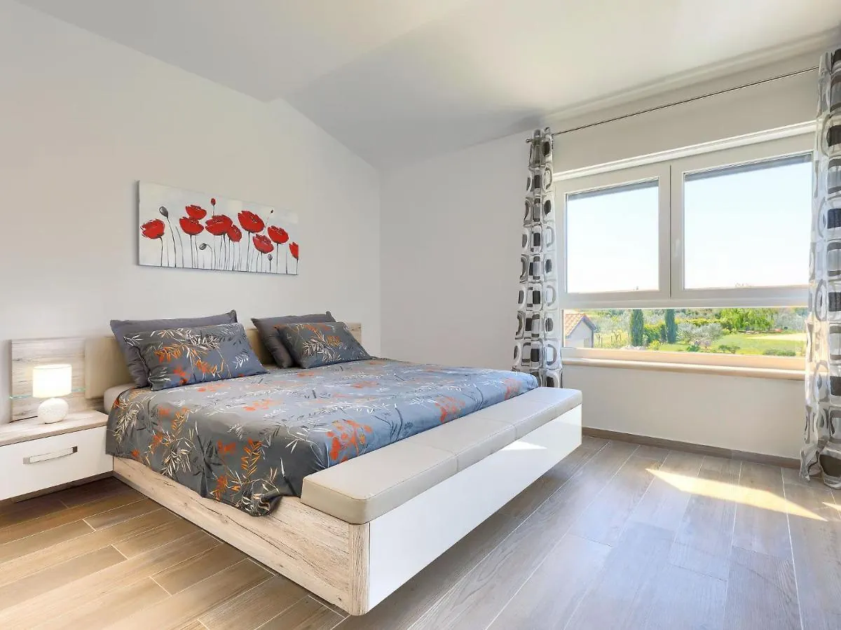 Holiday Home Villa Edi By Interhome Sisan