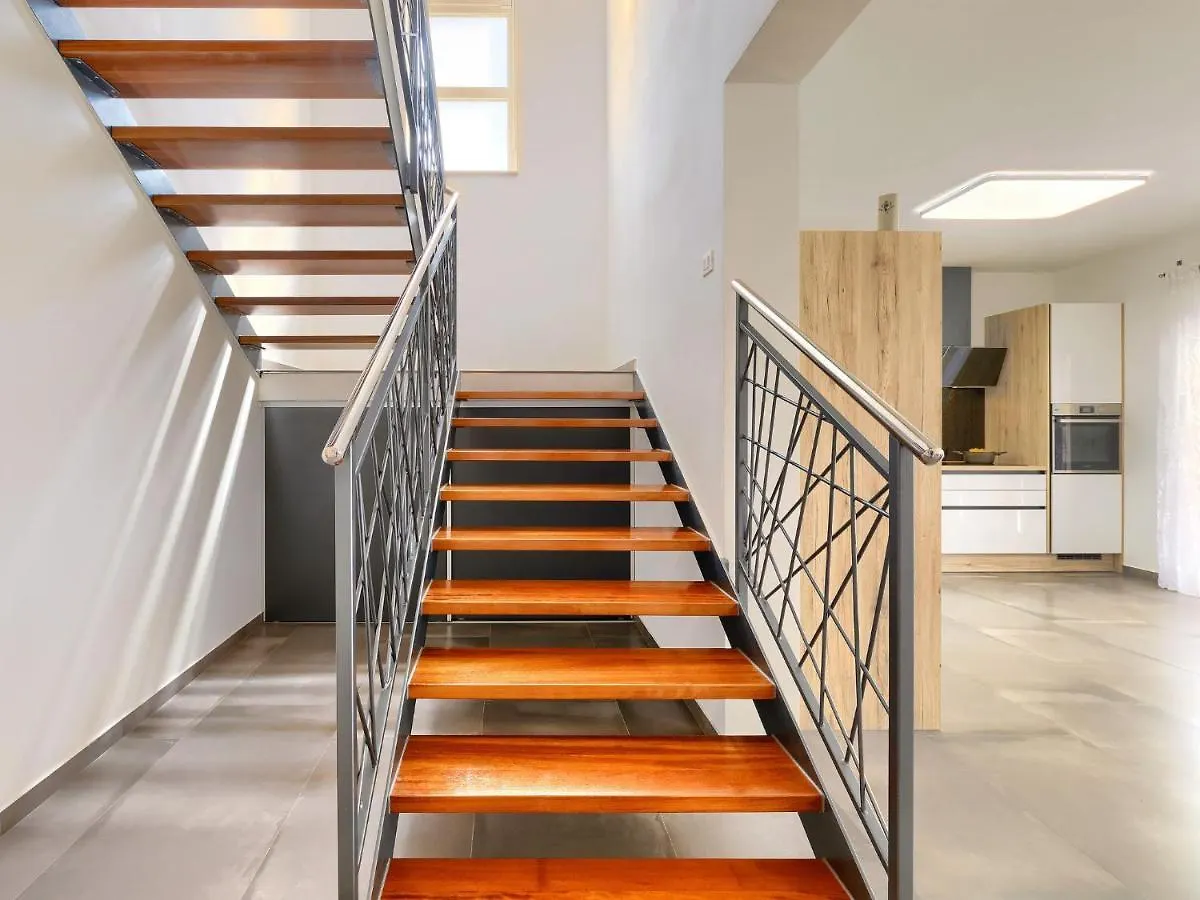 Holiday Home Villa Edi By Interhome Sisan 0*,