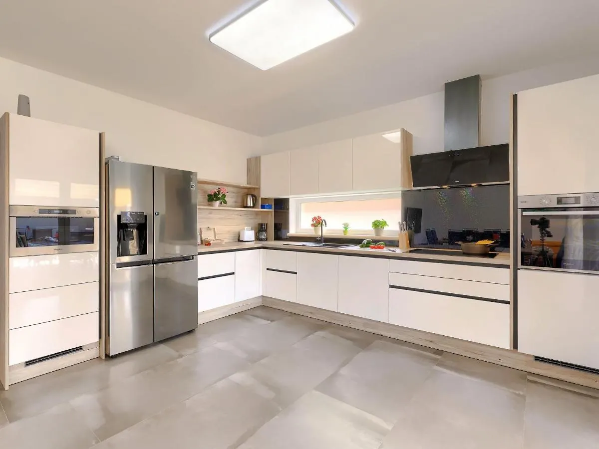 Holiday Home Villa Edi By Interhome Sisan
