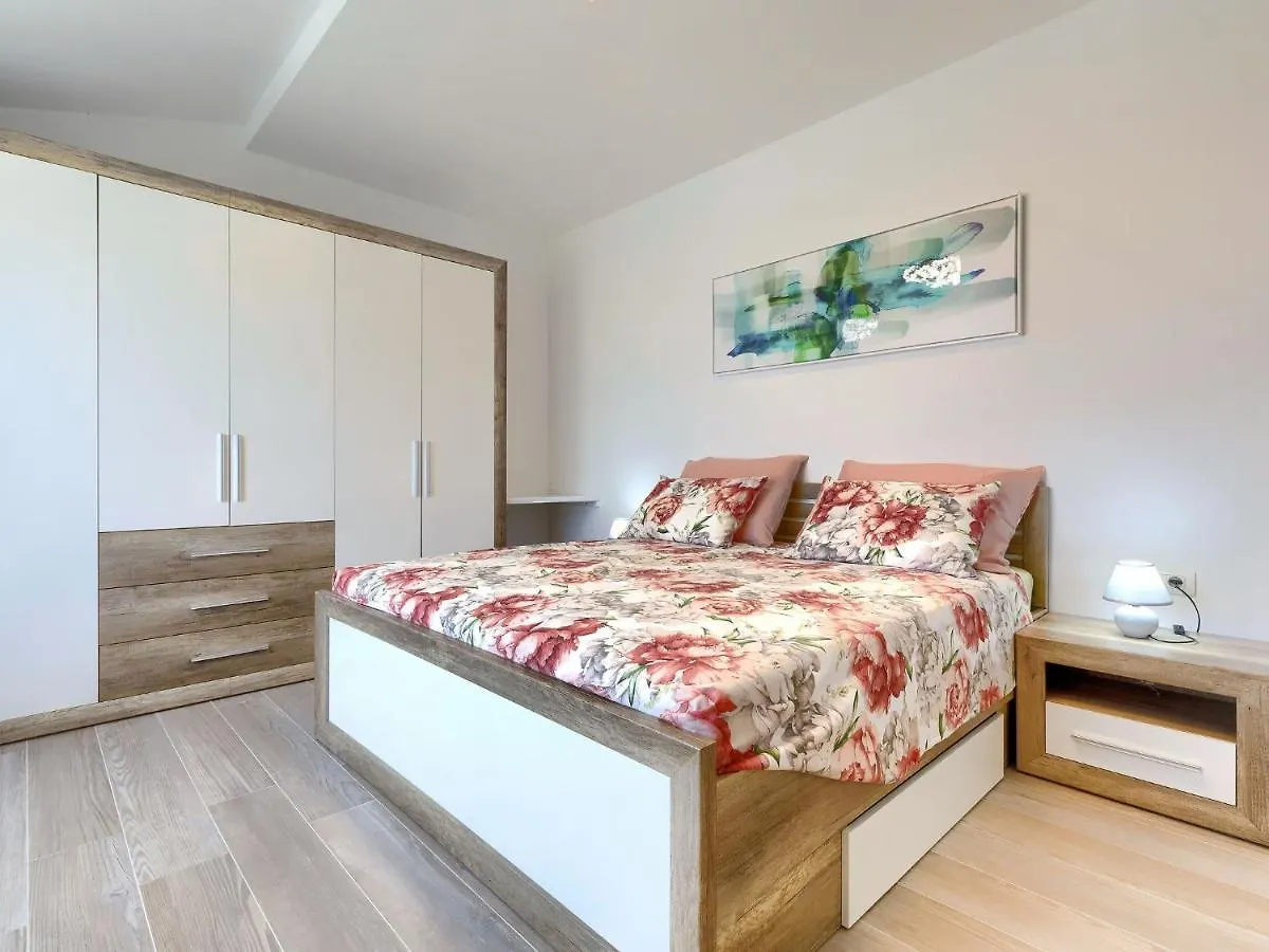 Holiday Home Villa Edi By Interhome Sisan