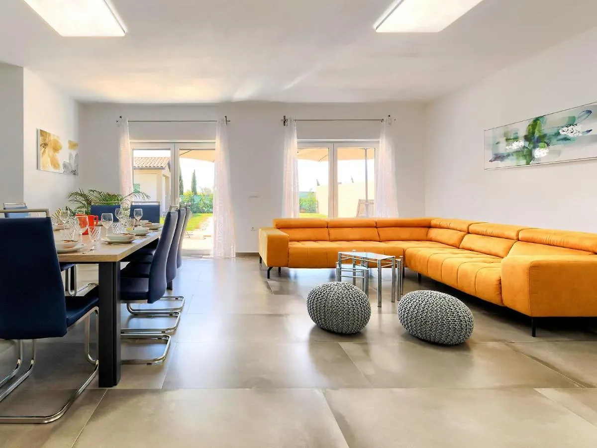 Holiday Home Villa Edi By Interhome Sisan
